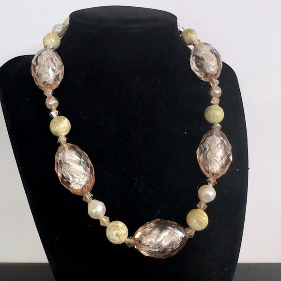 The Unbranded Brand Jewelry - Lucite beaded Necklace & Earring Set Faint Rose & Clear Faceted Beads 16" - 18"